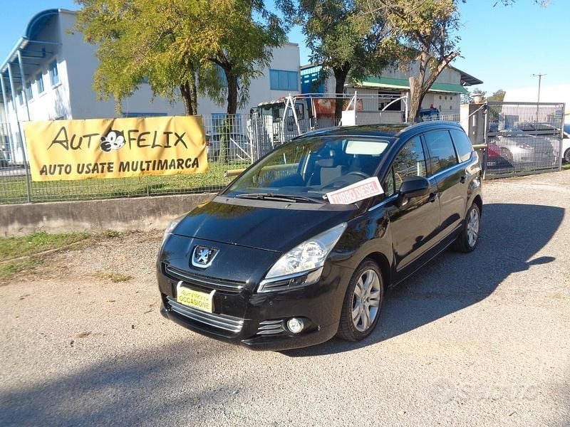 Usata Peugeot 5008 Premium 112 CV (82 kW) 2011 Nero Monovolume
