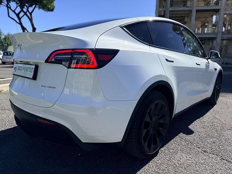 Bianco Usata 2025 Tesla Model Y Long Range AWD SUV | 43.990 € - Immagine 1/4