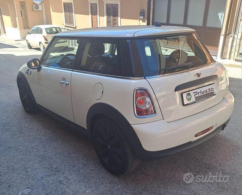 Begagnad Mini ONE 90 HK (66 kW) 2012 Halvkombi