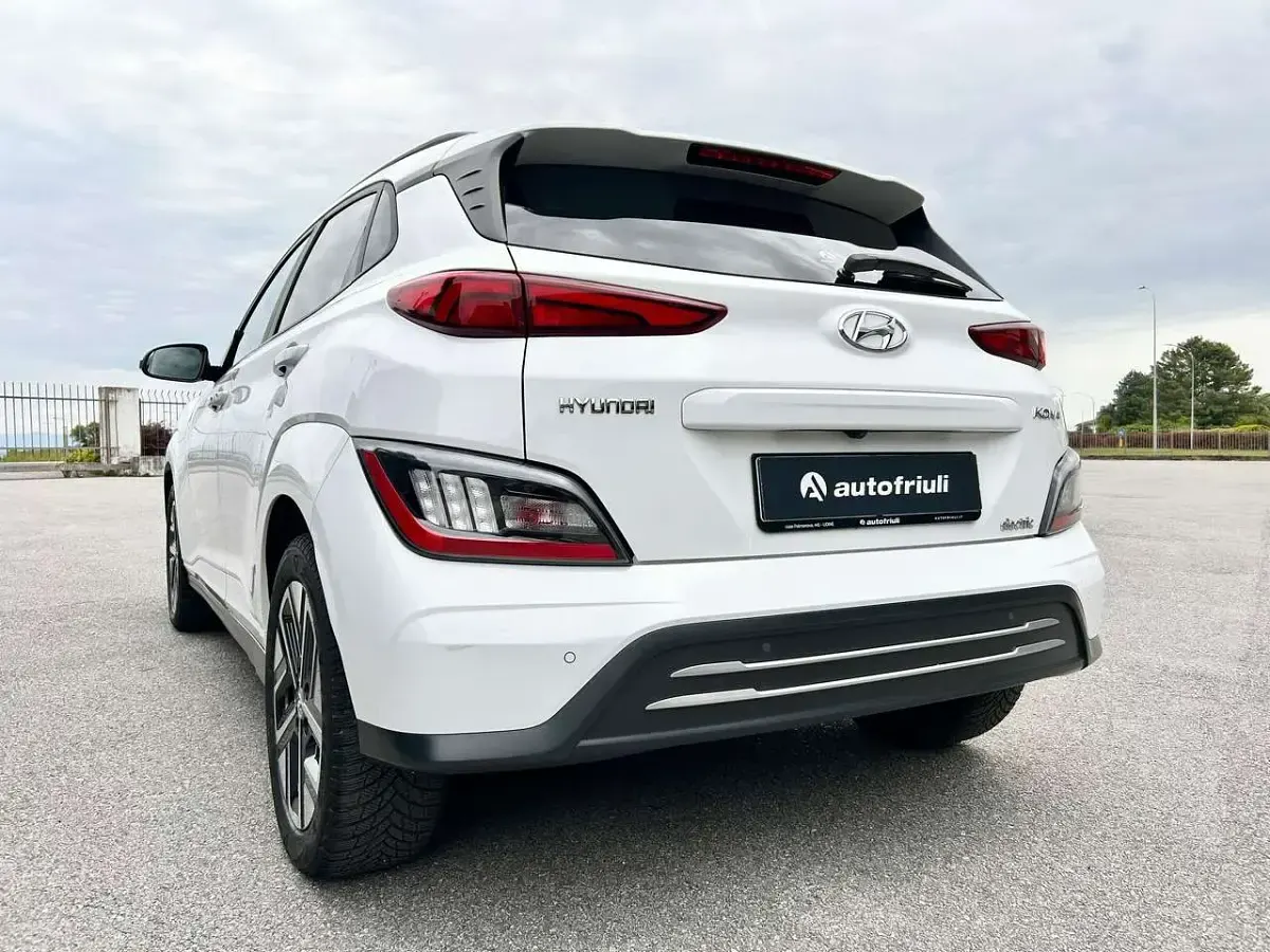 Usata Hyundai Kona 25 kW (35 CV) 2021 Polar white SUV