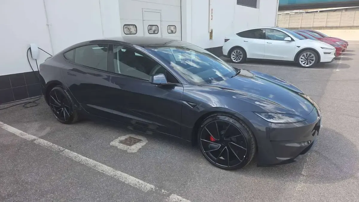 Usata Tesla Model 3 Performance 189 kW (258 CV) 2025 Grigio Berlina