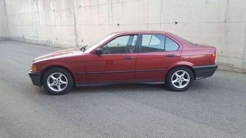 Usata BMW 318 116 CV (85 kW) 1990 Other Berlina