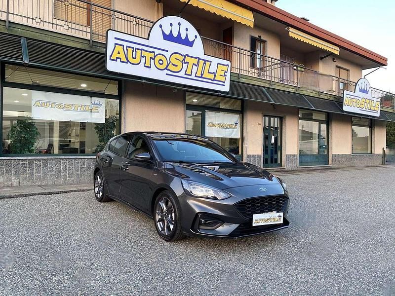 Usata Ford Focus ST-Line 125 CV (91 kW) 2022 Grey magnetic Berlina