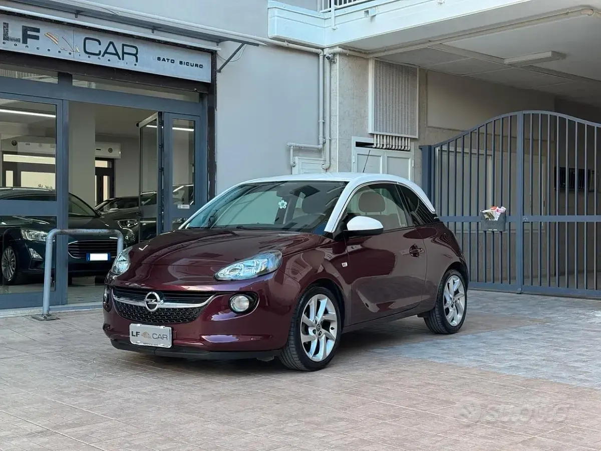 Usata Opel Adam Glam 87 CV (63 kW) 2017 Utilitaria