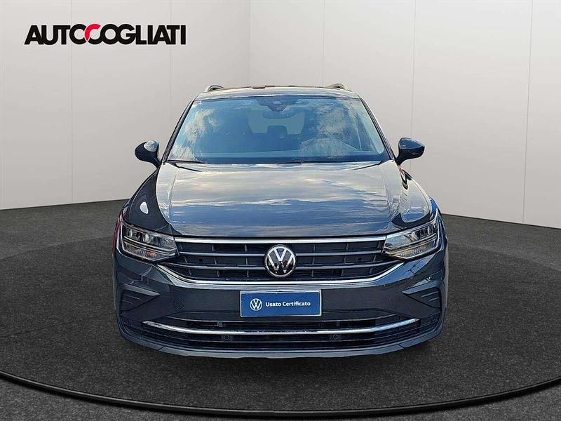 Usata VW Tiguan Life 131 CV (96 kW) 2023 Grigio SUV