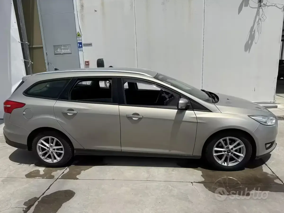 Usata Ford Focus 2015 Grigio Station wagon