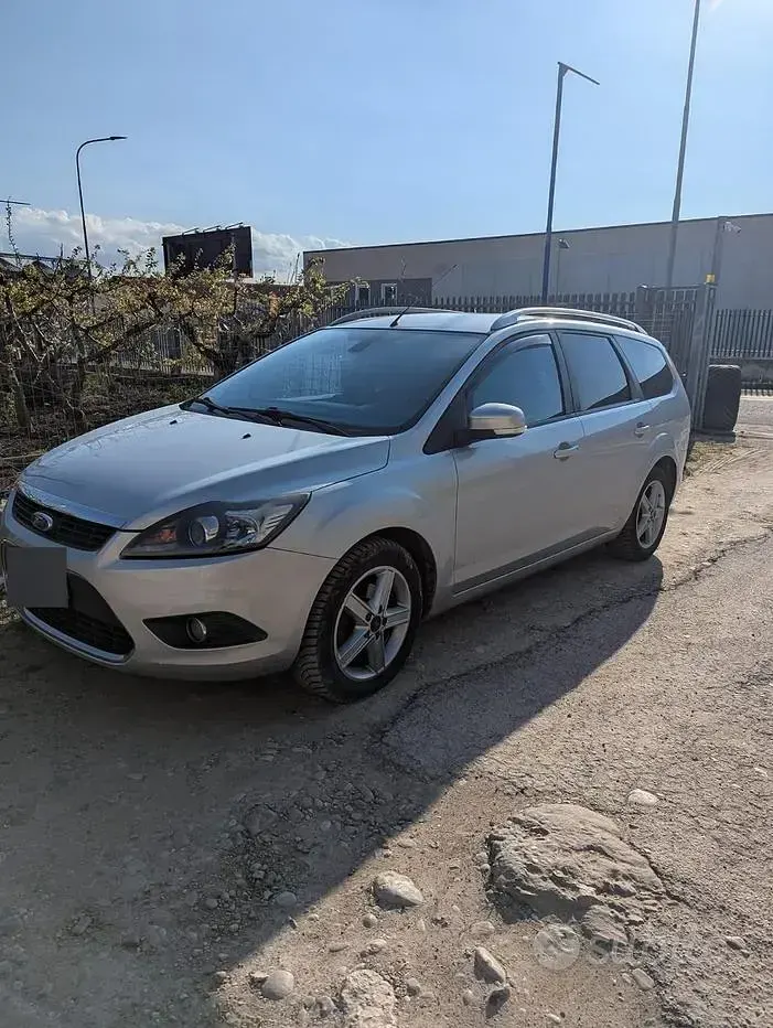 Usata Ford Focus Titanium 90 CV (66 kW) 2008 Grigio Station wagon