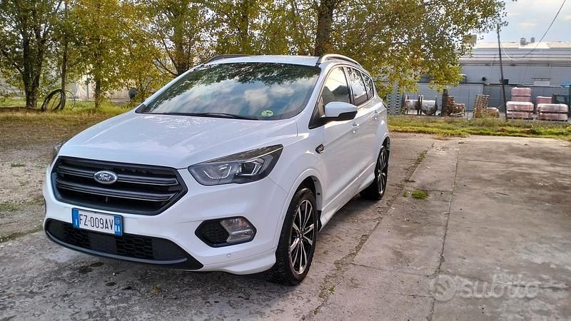 Bianco Usata 2019 Ford Kuga ST-Line SUV | 16.000 € (Ottimo prezzo) - Immagine 1/4