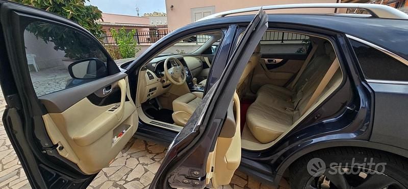 Usata Infiniti QX70 238 CV (175 kW) 2012 Grigio SUV