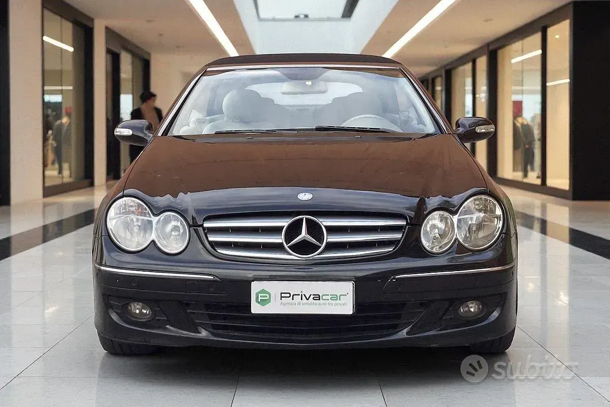 Usata Mercedes CLK320 Elegance 224 CV (164 kW) 2007 Nero Cabrio