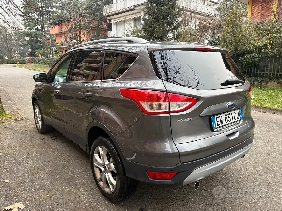 Usata Ford Kuga Titanium 163 CV (119 kW) 2014 Grigio SUV