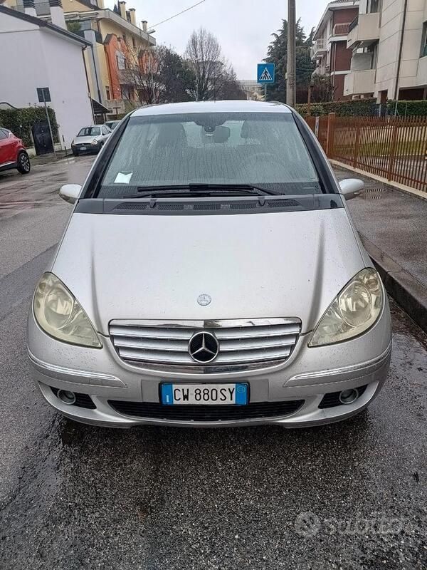 Grigio Usata 2005 Mercedes A200 Due volumi | 1000 € (Buon prezzo) - Immagine 1/4