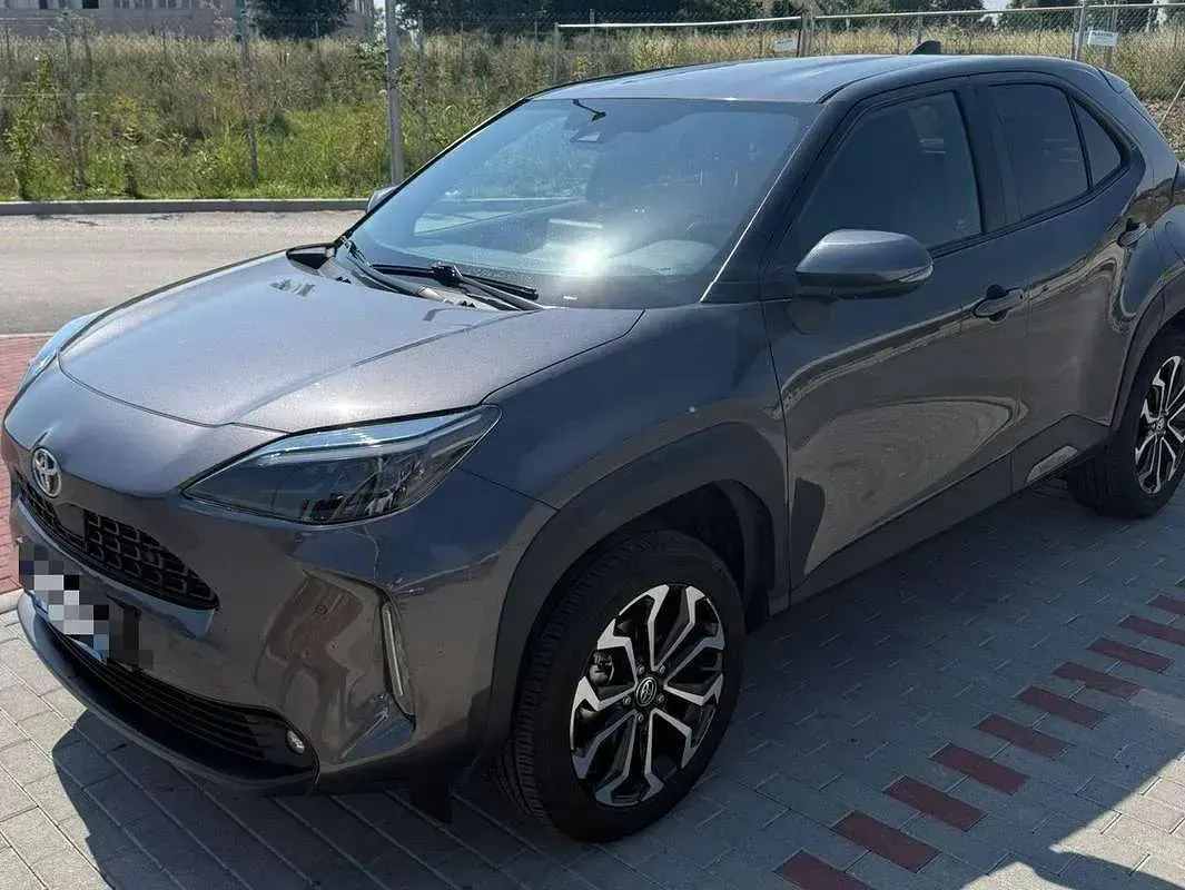 Usata Toyota Yaris Cross Trend 116 CV (85 kW) 2021 Grigio SUV