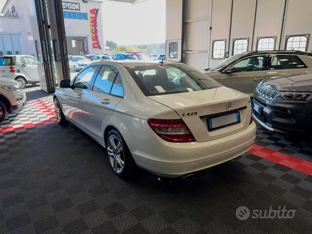 Usata Mercedes C220 Avantgarde 170 CV (125 kW) 2008 Bianco Berlina