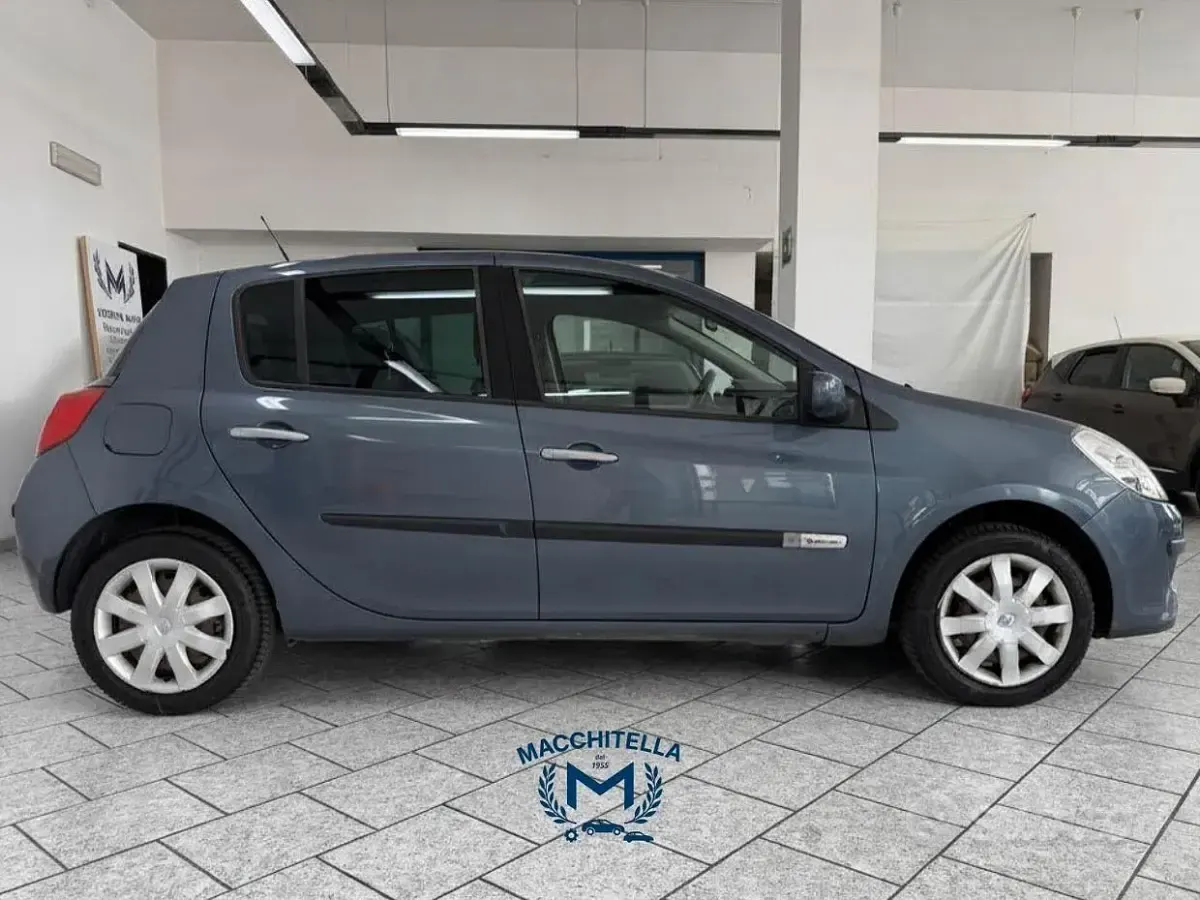 Usata Renault Clio Dynamique 75 CV (55 kW) 2008 Bluazzurro Utilitaria