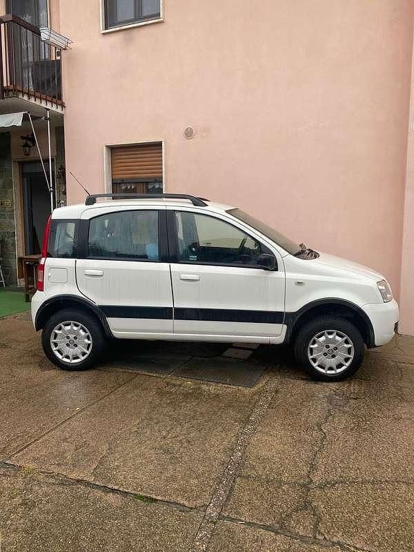 Usata Fiat Panda 4x4 60 CV (44 kW) 2009 Bianco Utilitaria