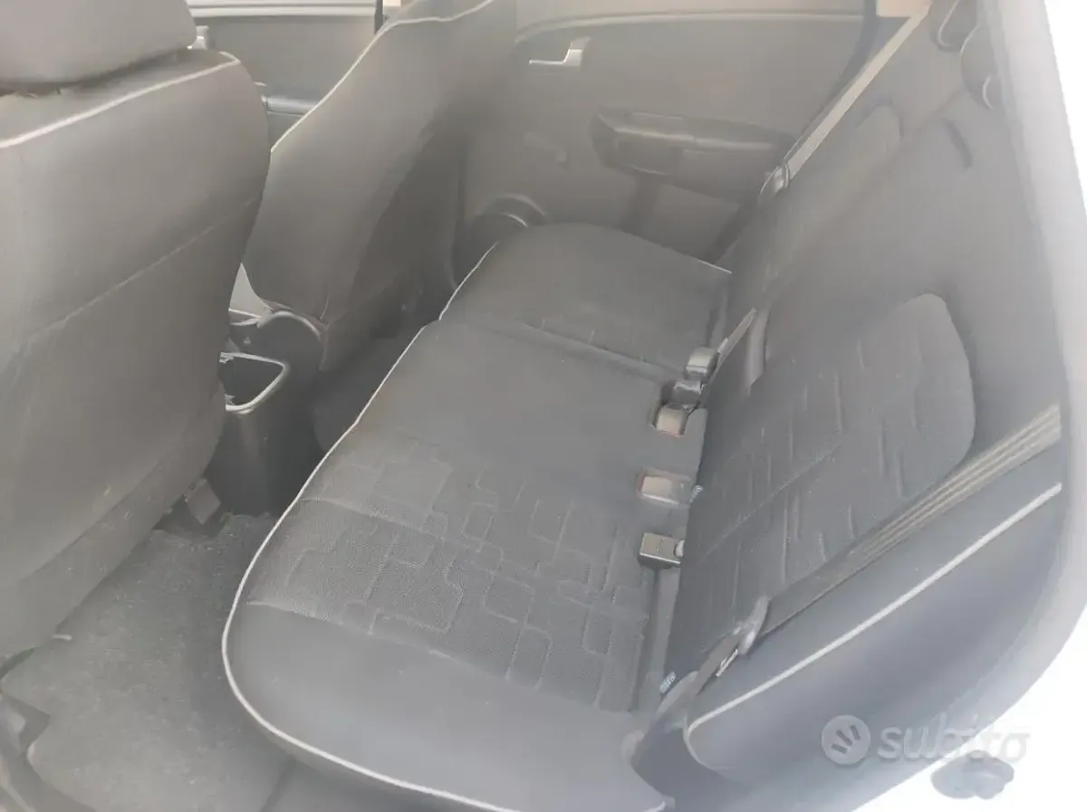 Usata Kia Venga Active 90 CV (66 kW) 2014 Bianco Utilitaria
