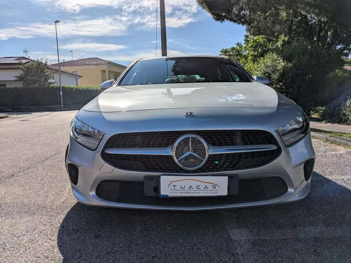 Usata Mercedes A180 Executive 116 CV (85 kW) 2018 Grigio Berlina