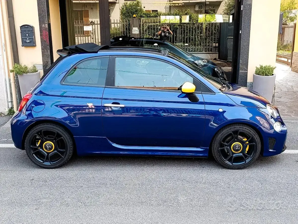 Usata Abarth 595C Pista 160 CV (117 kW) 2019 Blu Cabrio