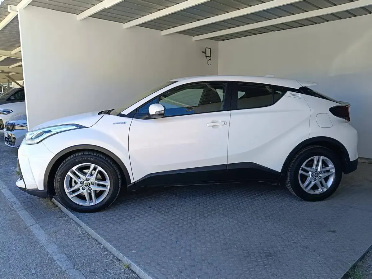 Usata Toyota C-HR Active 98 CV (72 kW) 2021 Bianco SUV