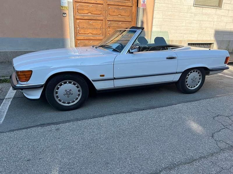 Usata Mercedes SL300 188 CV (138 kW) 1987 Bianco Cabrio
