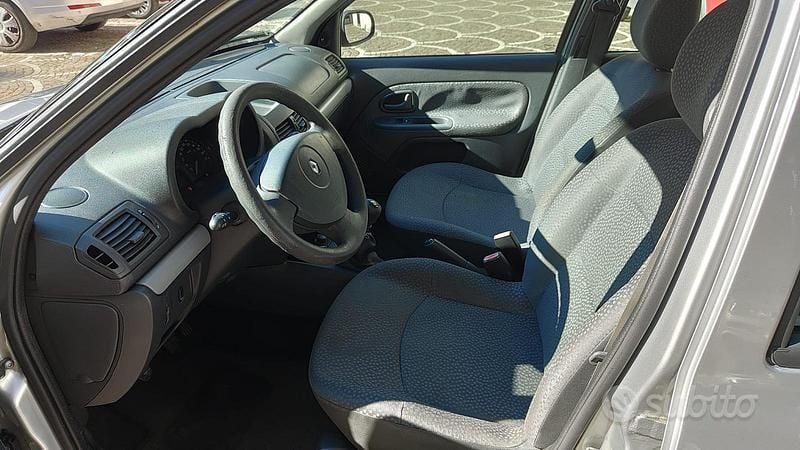Usata Renault Clio II 2008 Grigio Utilitaria