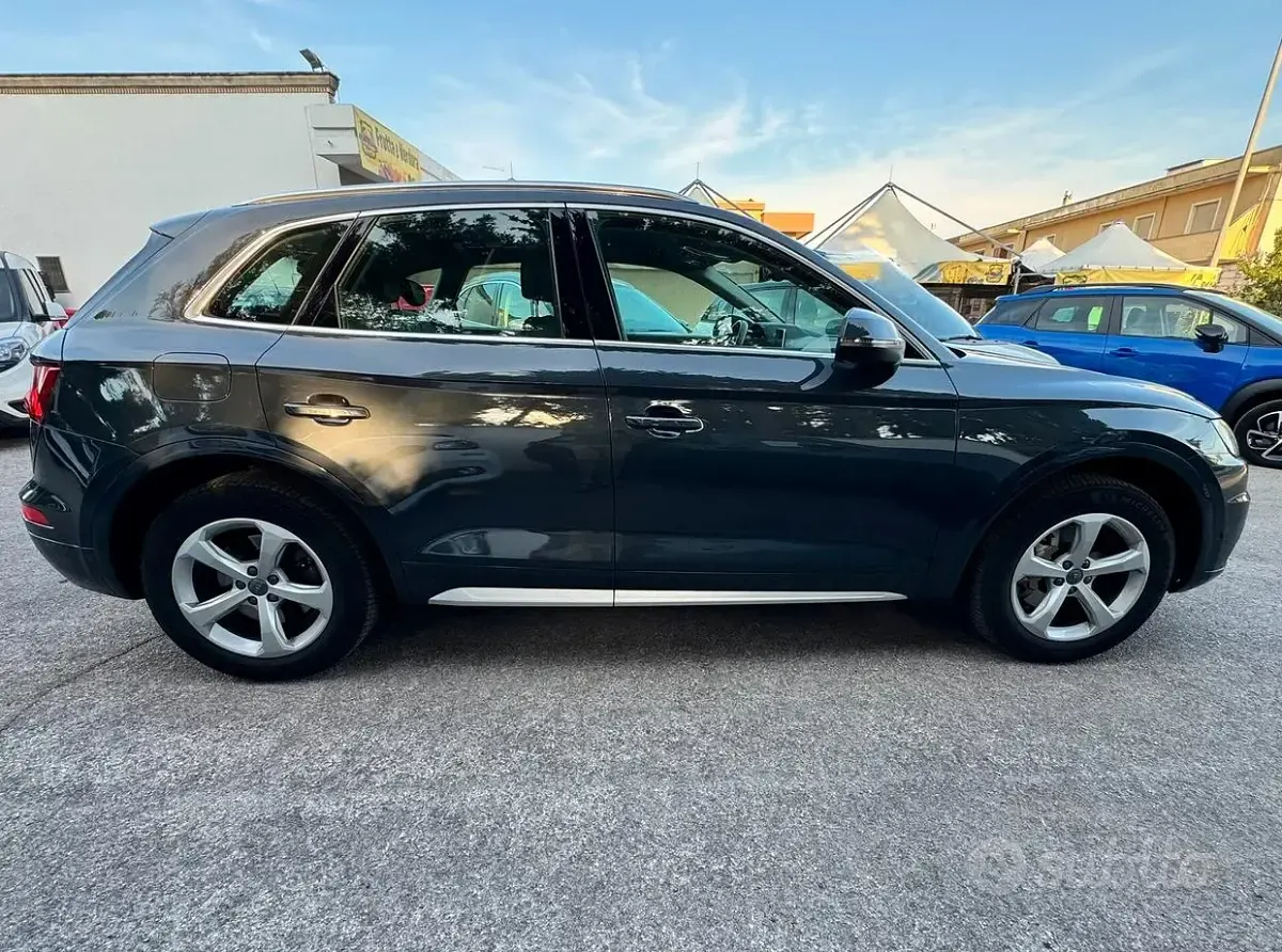 Usata Audi Q5 Business 190 CV (139 kW) 2020 Grigio SUV