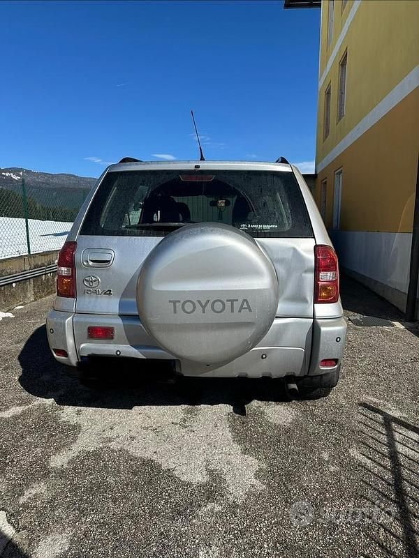 Usata Toyota RAV4 2004 Grigio SUV