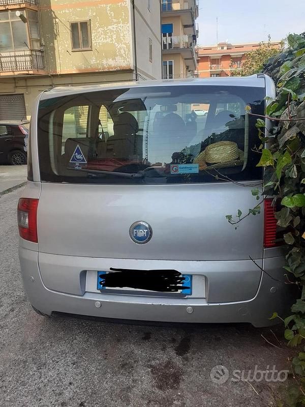 Usata Fiat Multipla 120 CV (88 kW) 2007 Grigio Monovolume