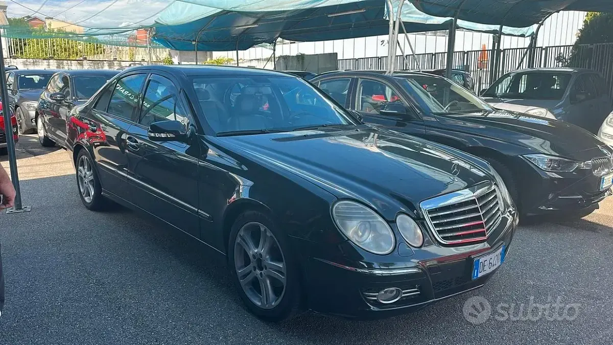Usata Mercedes E320 Avantgarde 224 CV (164 kW) 2007 Nero Berlina