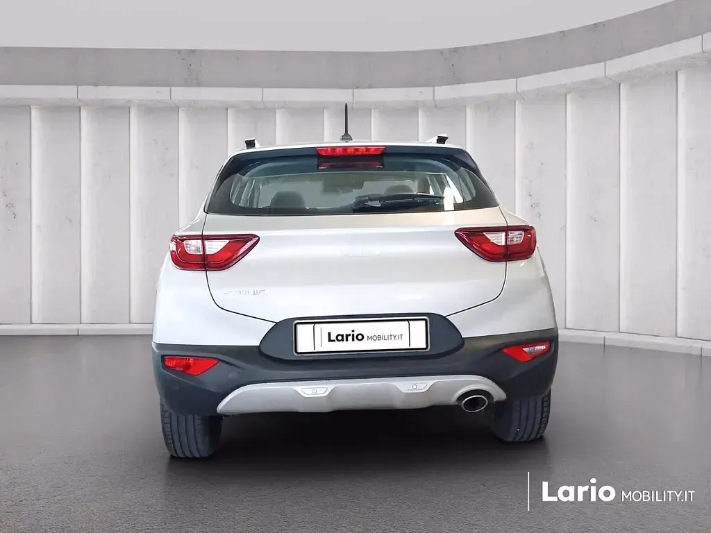 Usata Kia Stonic Urban 101 CV (74 kW) 2023 Grigio metallizzato SUV