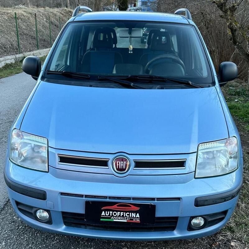 Usata Fiat Panda Dynamic 69 CV (50 kW) 2011 Blu Utilitaria