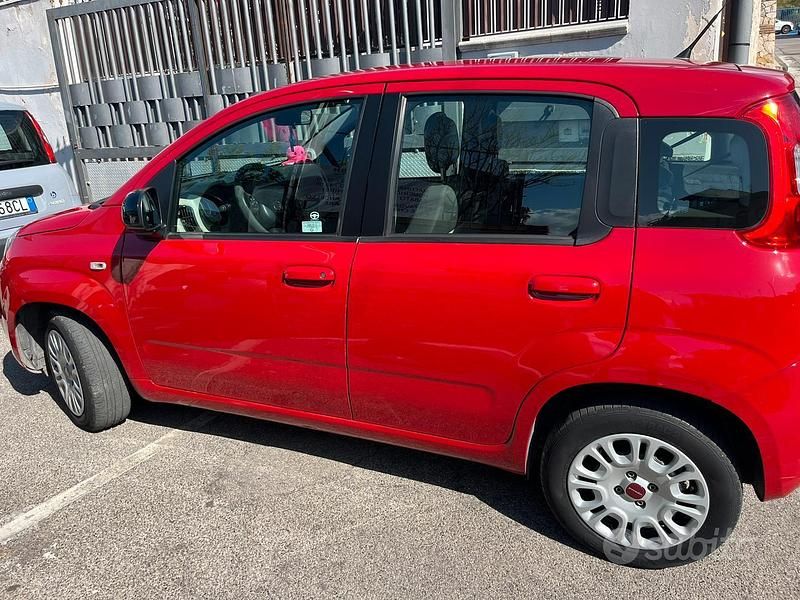 Usata Fiat Panda 69 CV (50 kW) 2012 Rosso Utilitaria