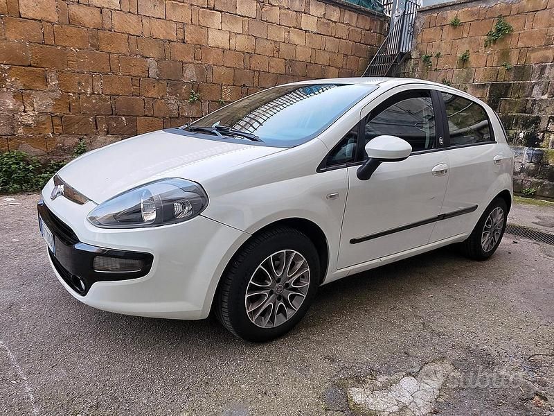 Usata Fiat Punto Evo 75 CV (55 kW) 2011 Bianco Utilitaria
