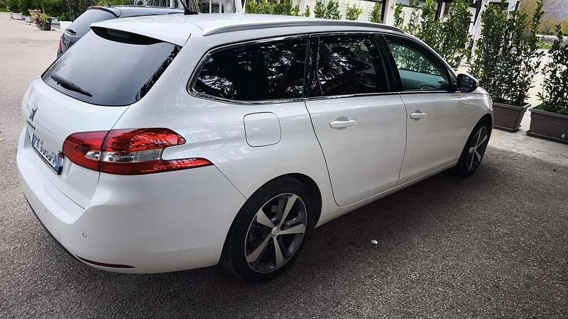 Usata Peugeot 308 SW Allure 131 CV (96 kW) 2018 Station wagon