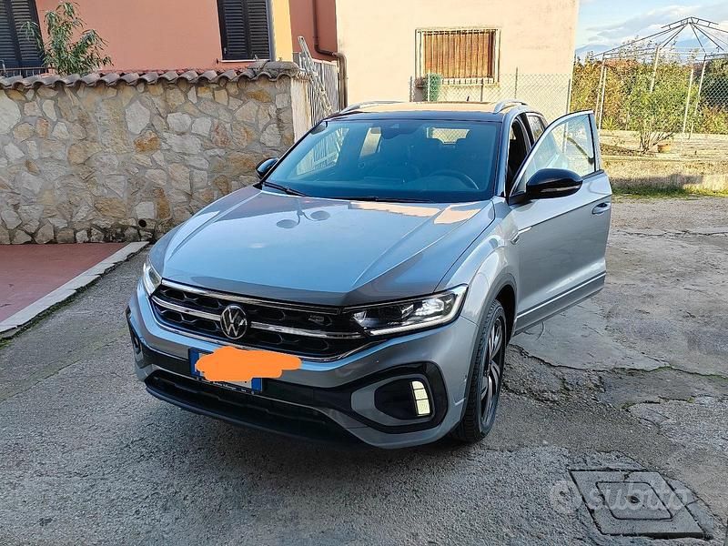 Usata VW T-Roc R-line 116 CV (85 kW) 2023 Grigio SUV