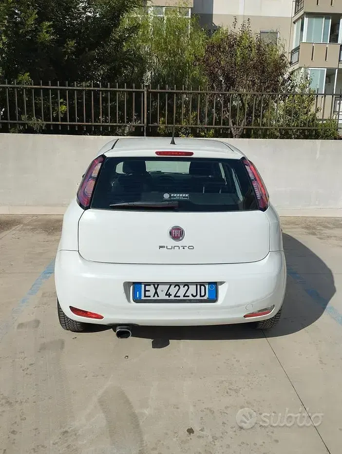Usata Fiat Grande Punto 75 CV (55 kW) 2015 Bianco Utilitaria