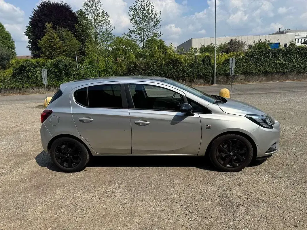 Usata Opel Corsa Edition 90 CV (66 kW) 2019 Argento Utilitaria