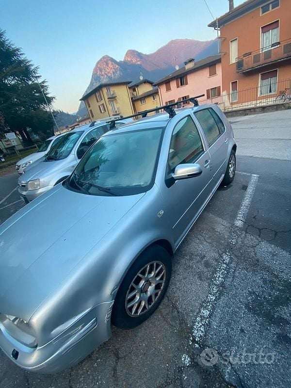 Usata VW Golf IV 101 CV (74 kW) 2001 Grigio Berlina