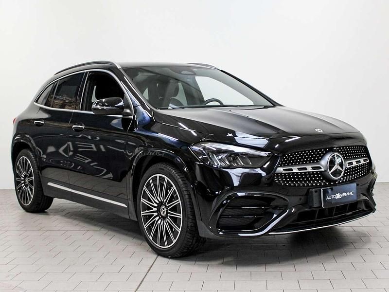 Usata Mercedes GLA200 AMG Line Premium 163 CV (119 kW) 2024 Nero SUV