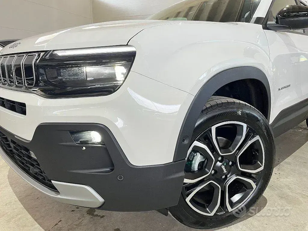 Usata Jeep Avenger Summit 101 CV (74 kW) 2024 Bianco SUV