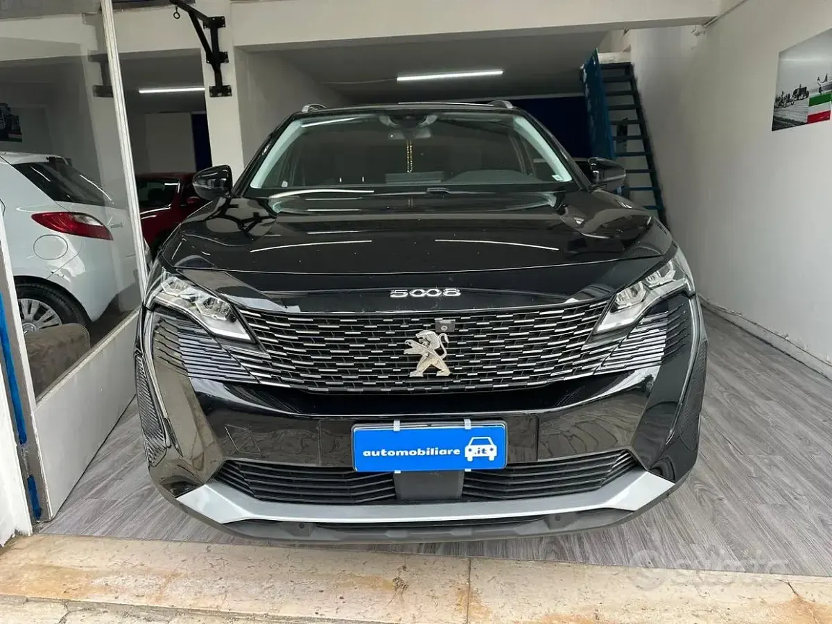 Usata Peugeot 5008 Allure 131 CV (96 kW) 2022 Nero SUV