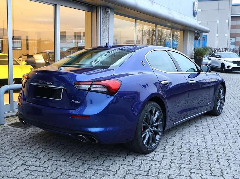 Usata Maserati Ghibli GranLusso 330 CV (242 kW) 2021 Blu emozione micalizzato Berlina