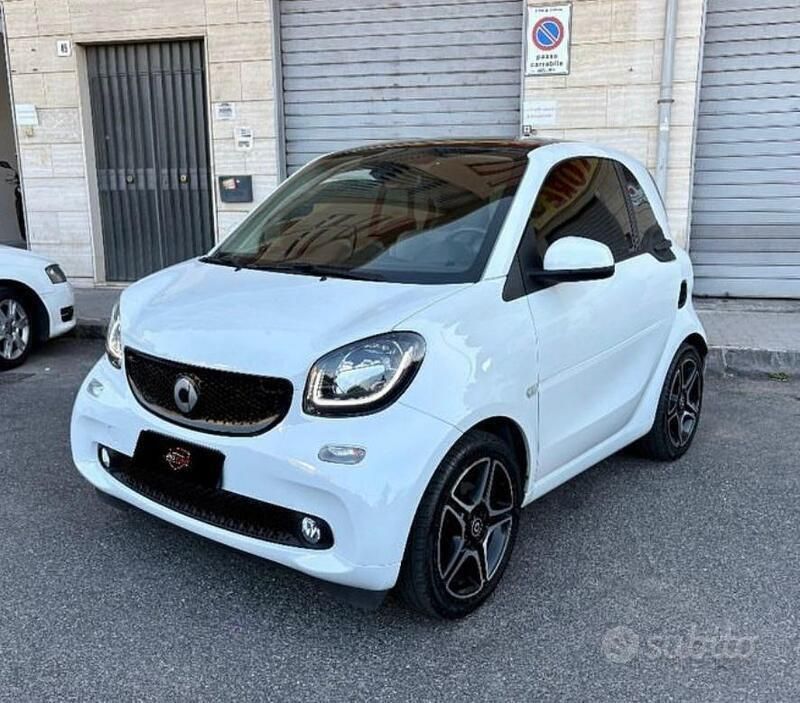 Usata 2016 Smart ForTwo Coupé Due volumi | 12.299 € (Buon prezzo) - Immagine 1/4