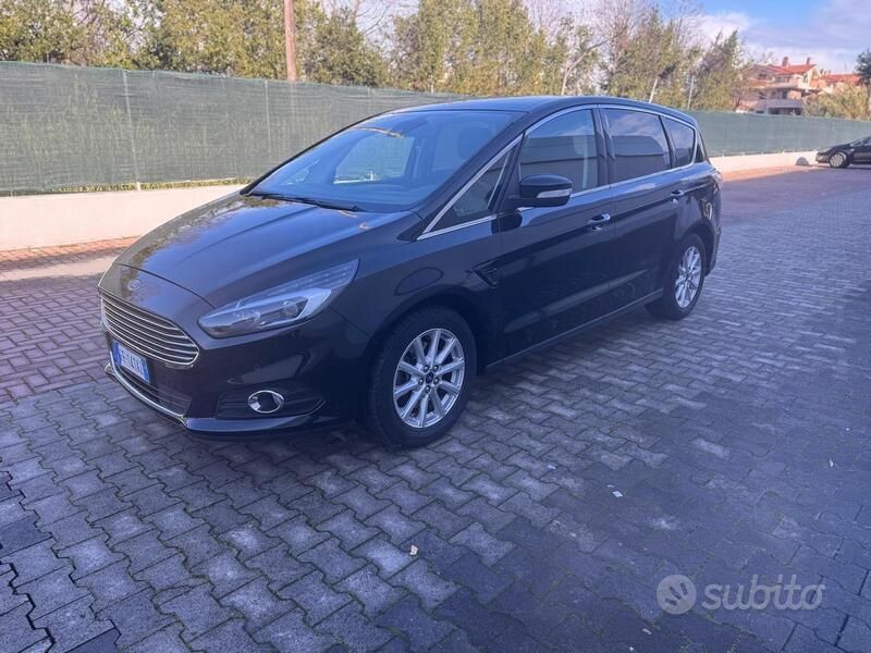 Usata Ford S-MAX S 150 CV (110 kW) 2016 Nero Monovolume