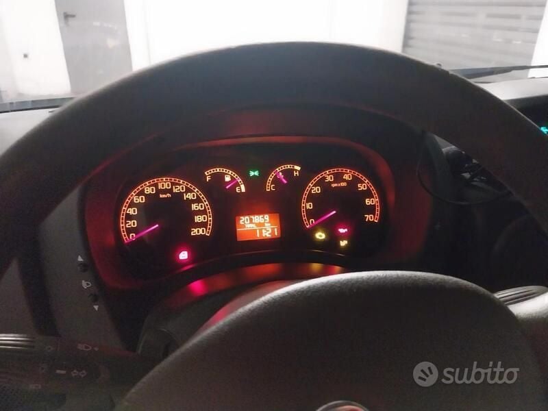 Usata Fiat Doblò 69 CV (50 kW) 2009 Monovolume