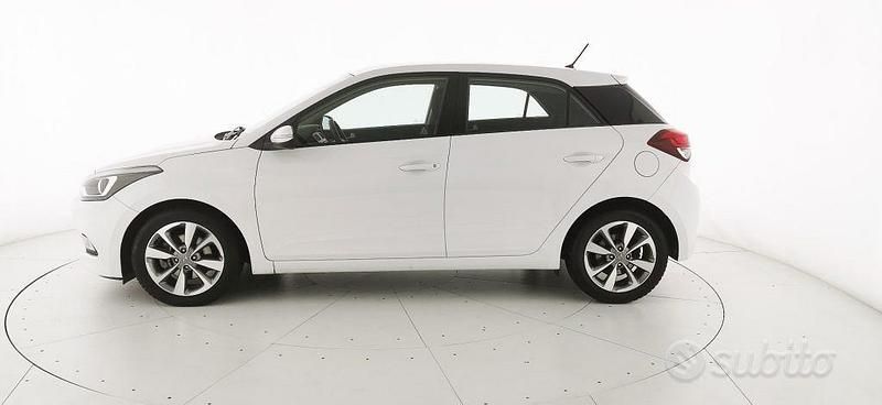 Usata Hyundai i20 GO! 75 CV (55 kW) 2016 Bianco Berlina