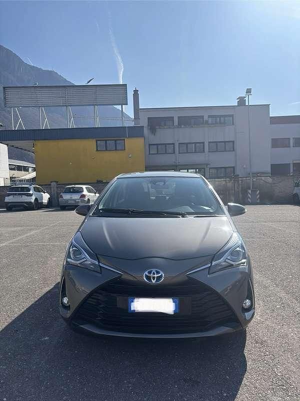 Usata Toyota Yaris Hybrid Active 73 CV (53 kW) 2019 Berlina