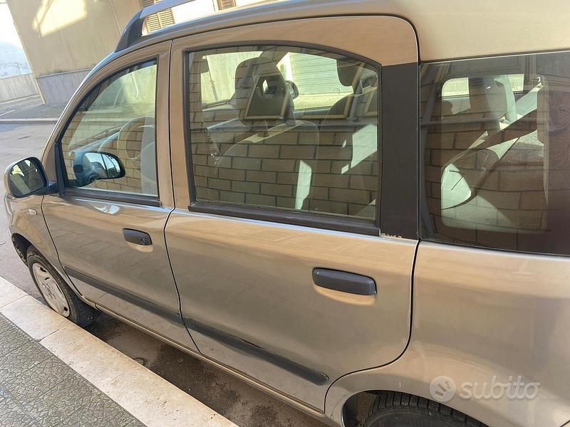 Usata Fiat Panda Emotion 69 CV (50 kW) 2010 Utilitaria