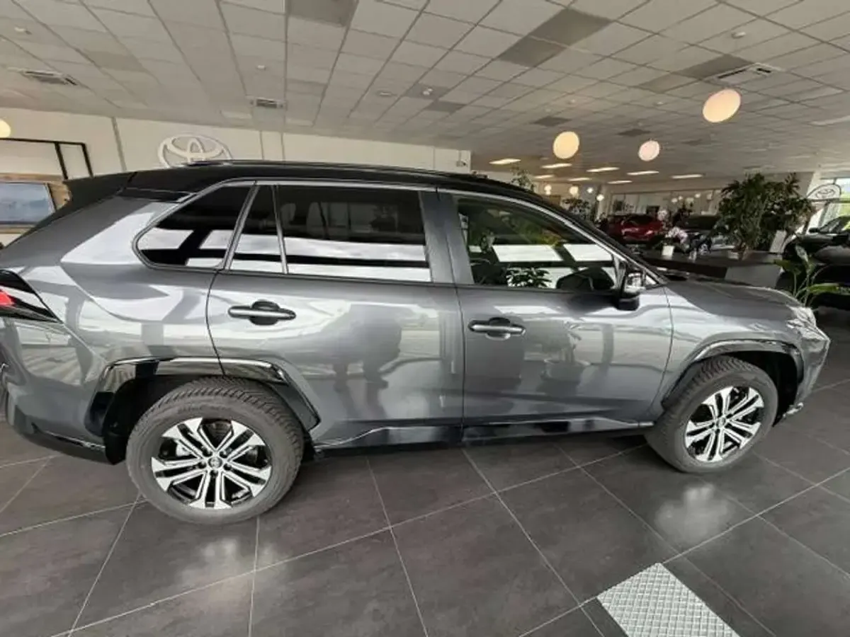 Usata Toyota RAV4 Hybrid Style 178 CV (130 kW) 2024 Dark grey &blak SUV